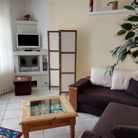 In Mit Terrasse Und Garten By Interhome Apartman