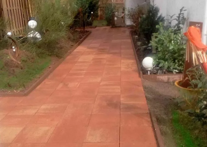 In Mit Terrasse Und Garten By Interhome Apartman